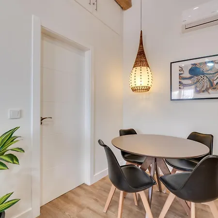 Sea View With Shared Terrace Appartamento *