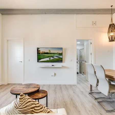 Sea View With Shared Terrace Apartment *